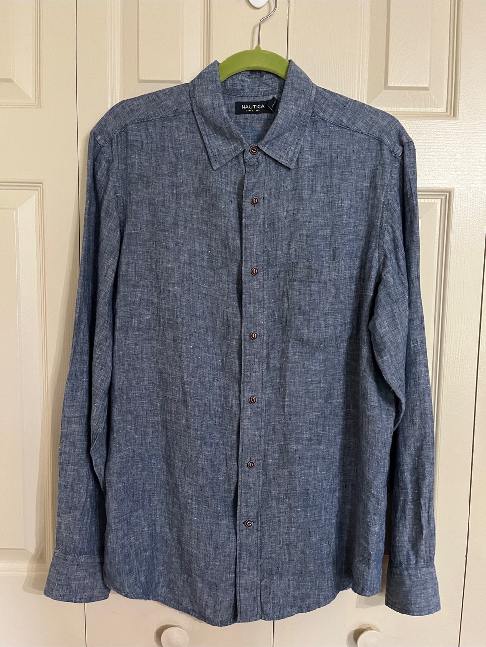 Nautica Men's Chambray Blue Long-Sleeve Button-Down Shirt